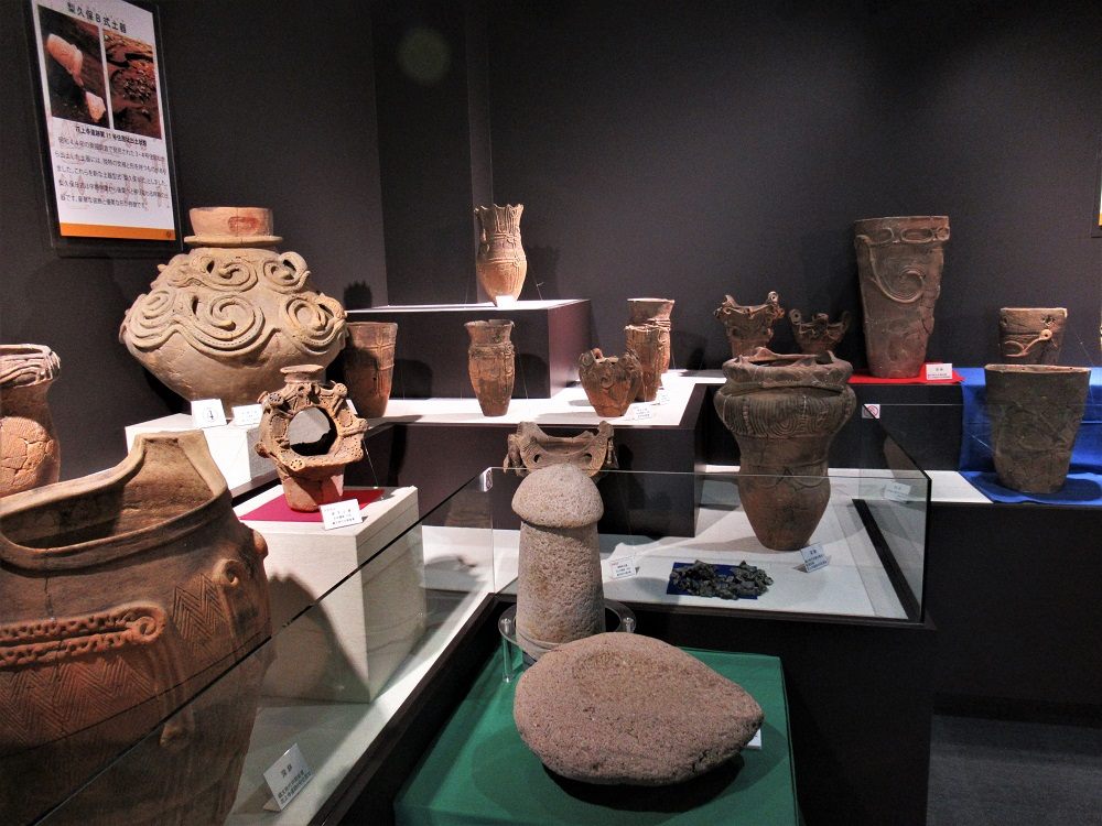 土偶に会いたい！〈その13〉岡谷美術考古館～壺を持つ妊婦土偶