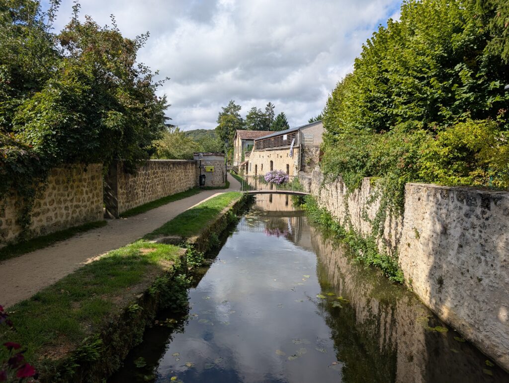 【フランス】サン=レミ=レ=シュヴルーズで、都会に疲れた心を解き放つ | 地球の歩き方