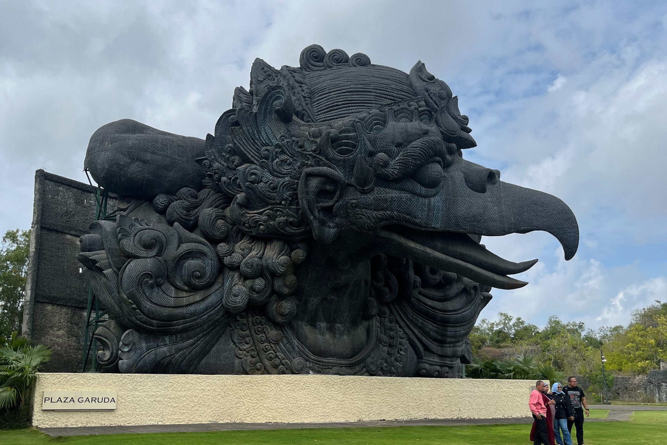 インドネシア】バリ島のランドマーク「巨大ガルーダ像」 | 地球