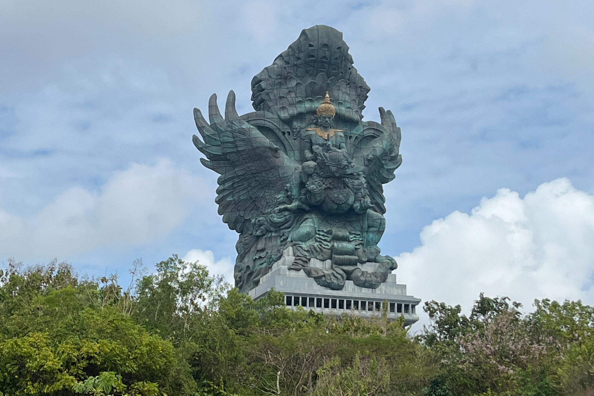 【インドネシア】バリ島のランドマーク「巨大ガルーダ像」 | 地球の歩き方