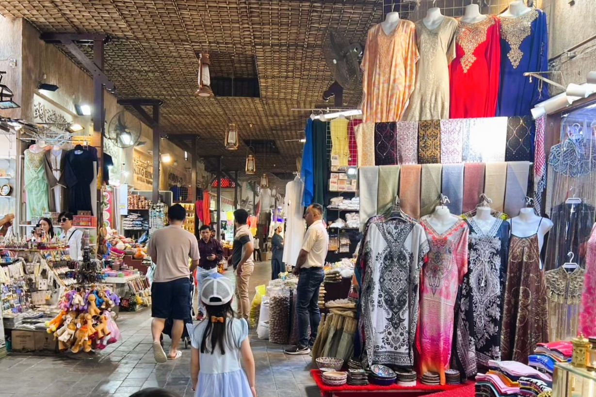 民族衣装でドバイを旅しよう！アバヤ・カンドゥーラの購入方法と撮影