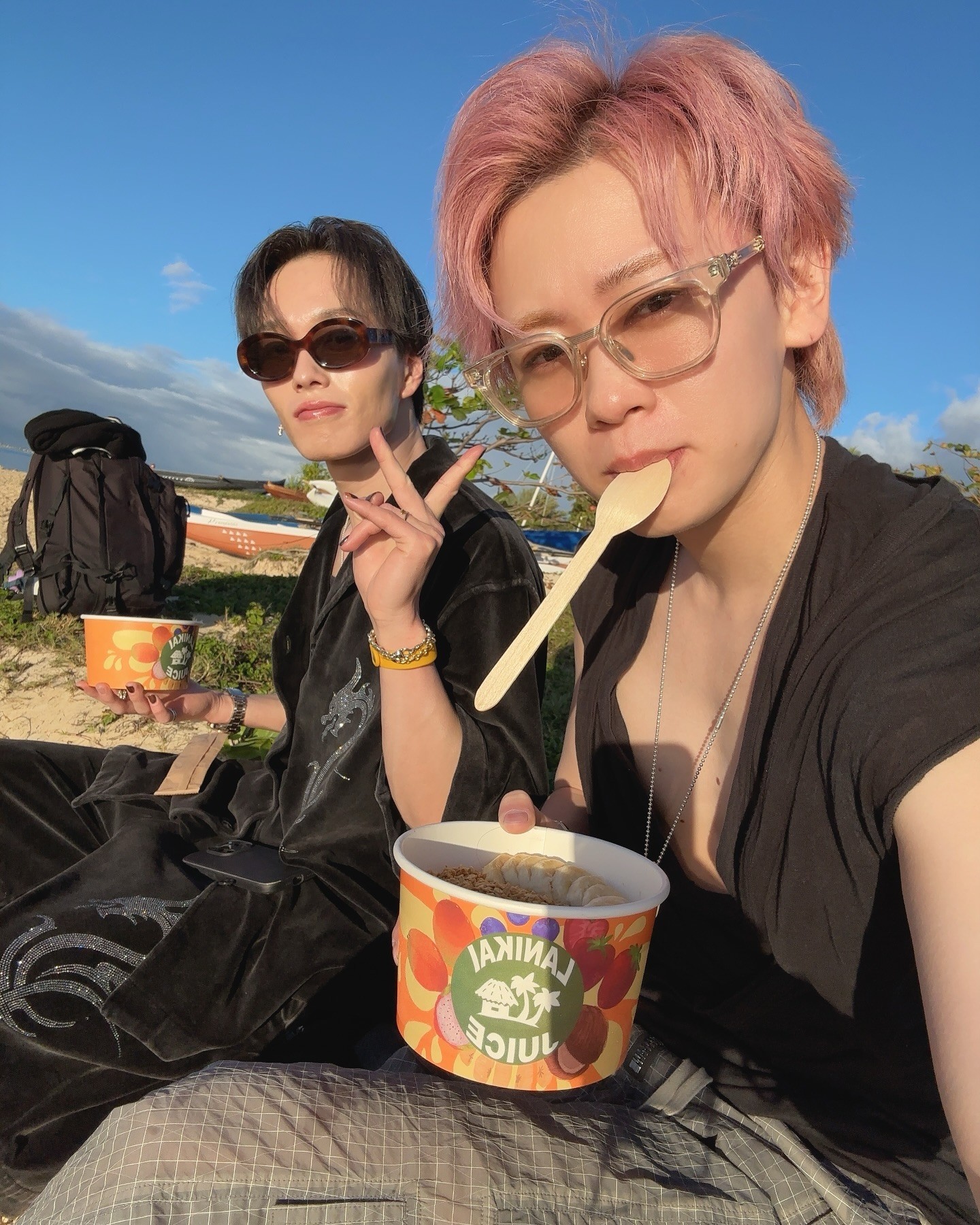 Vol.01 後編 超特急シューヤ＆マサヒロ Interview「旅の愛用グッズは