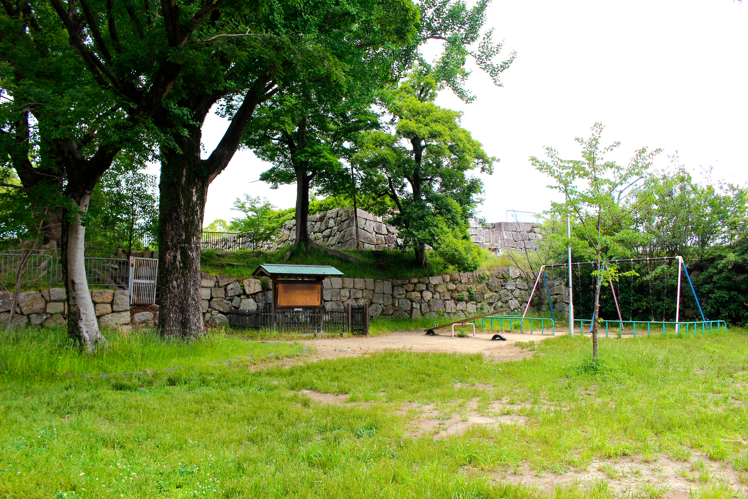 京都】徳川幕府が築いた淀城と秀吉の側室・茶々ゆかりの淀古城 | 地球